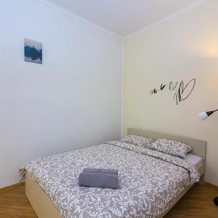 Apartment Cozy Three-room Flat In The Very Center Of *